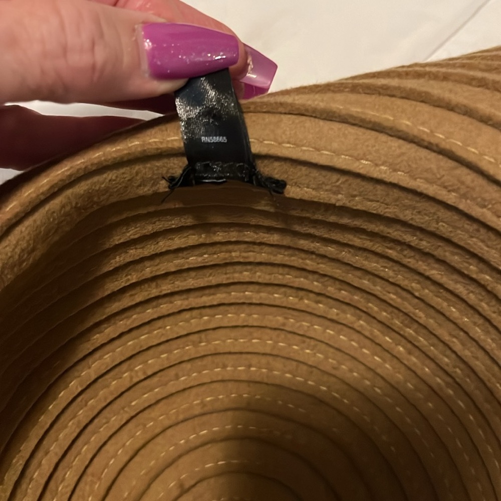 Wide Rim 🎩 - Picture 8 of 8